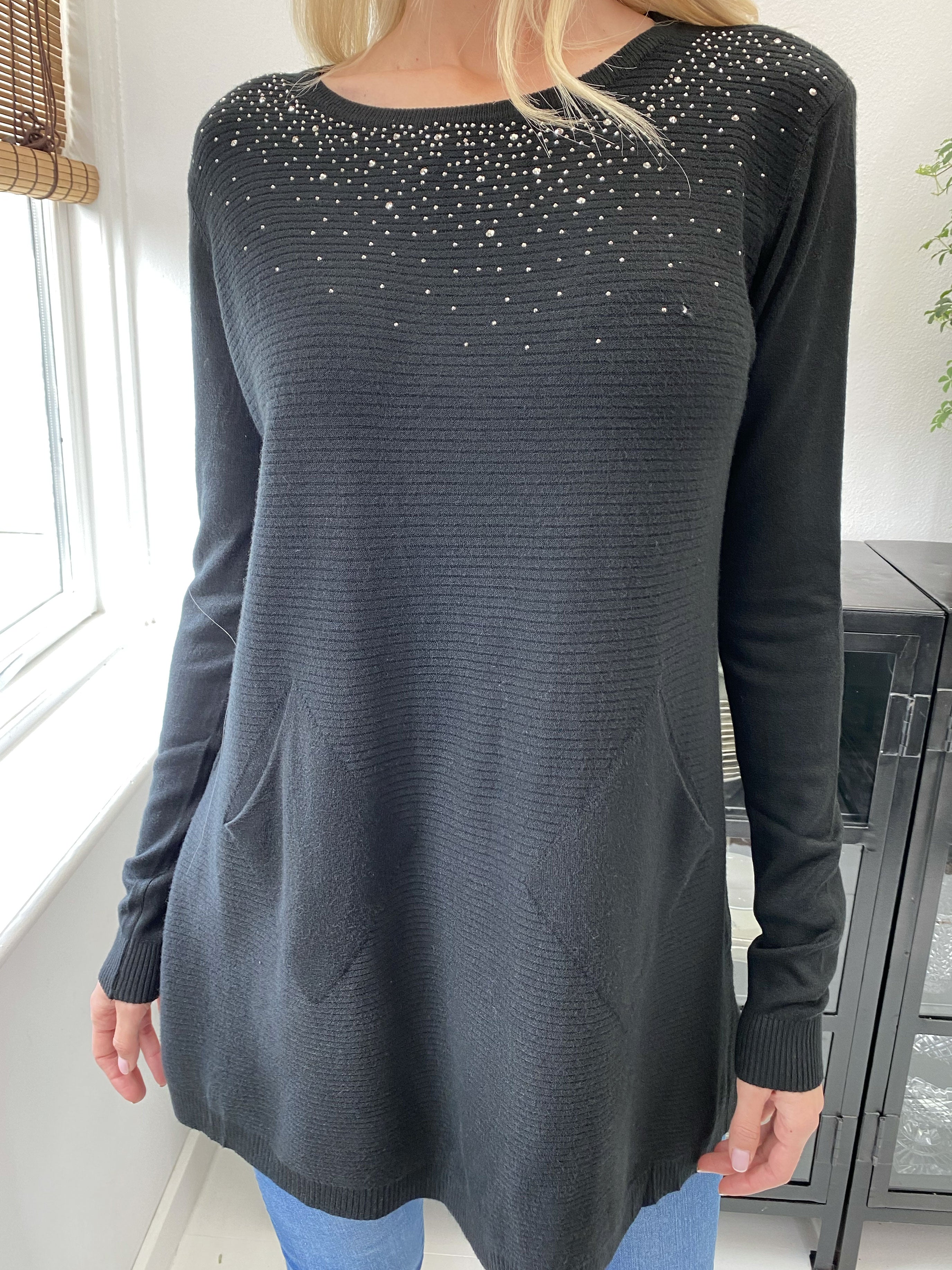 Vendela - Mycket mjuk stickad blus med strass